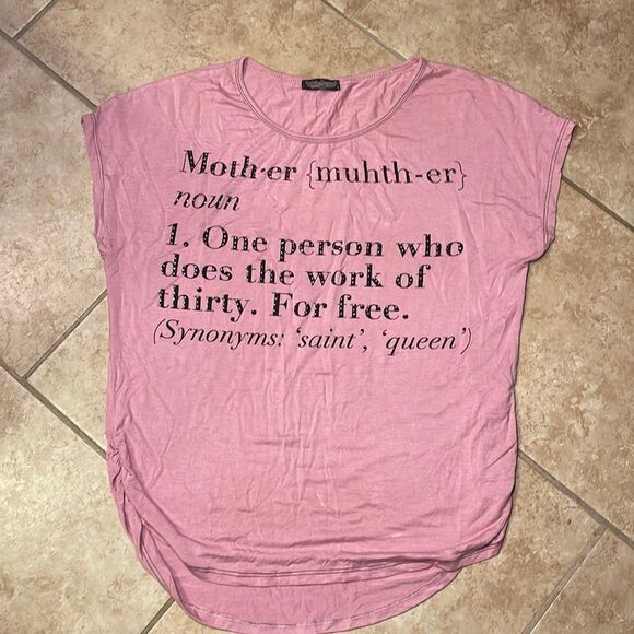 Pink T shirt - Picture 1 of 2